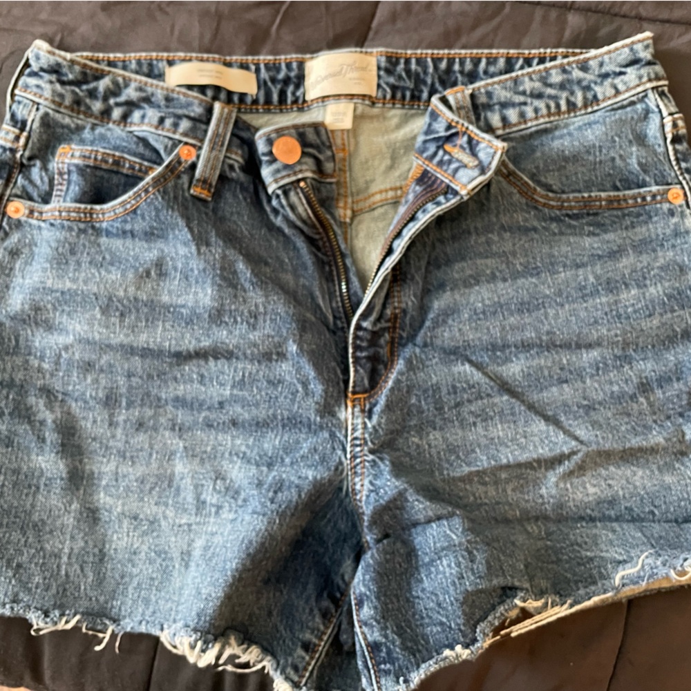 Universal thread shorts